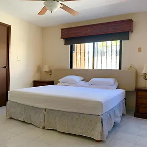 Homestay Casa Oyamel, Private In The Heart Of, Cancun